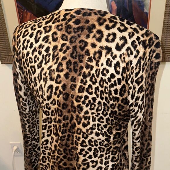 Chico’s Leopard Print Soft Cardigan Size 1= Medium - Picture 9 of 10